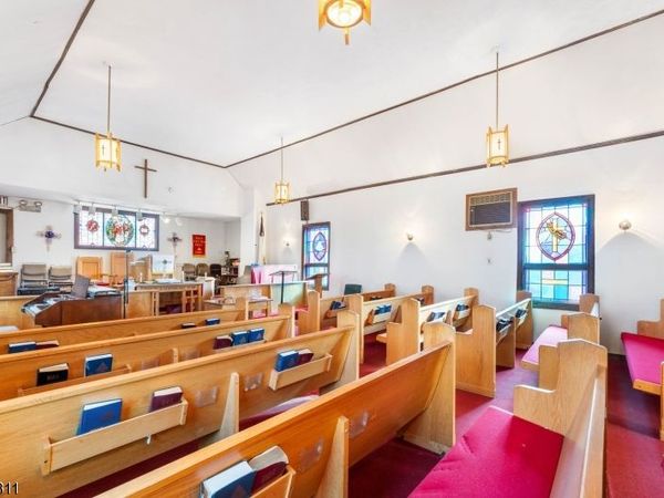 900 E Baltimore Ave, Linden, NJ 07036