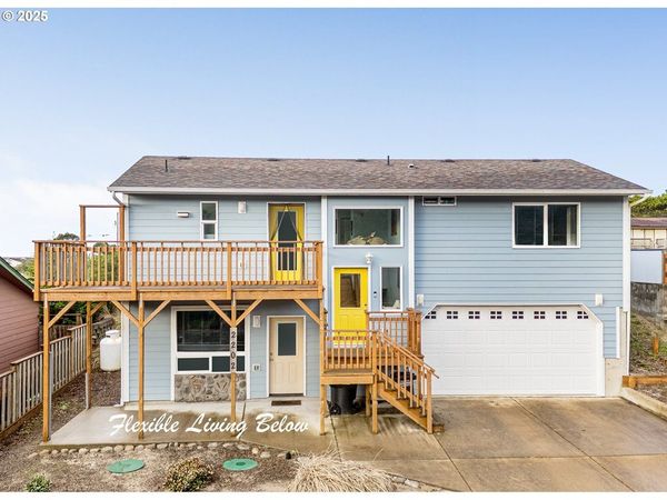 2202 NW MOKMAK LAKE DR, Waldport, OR 97394