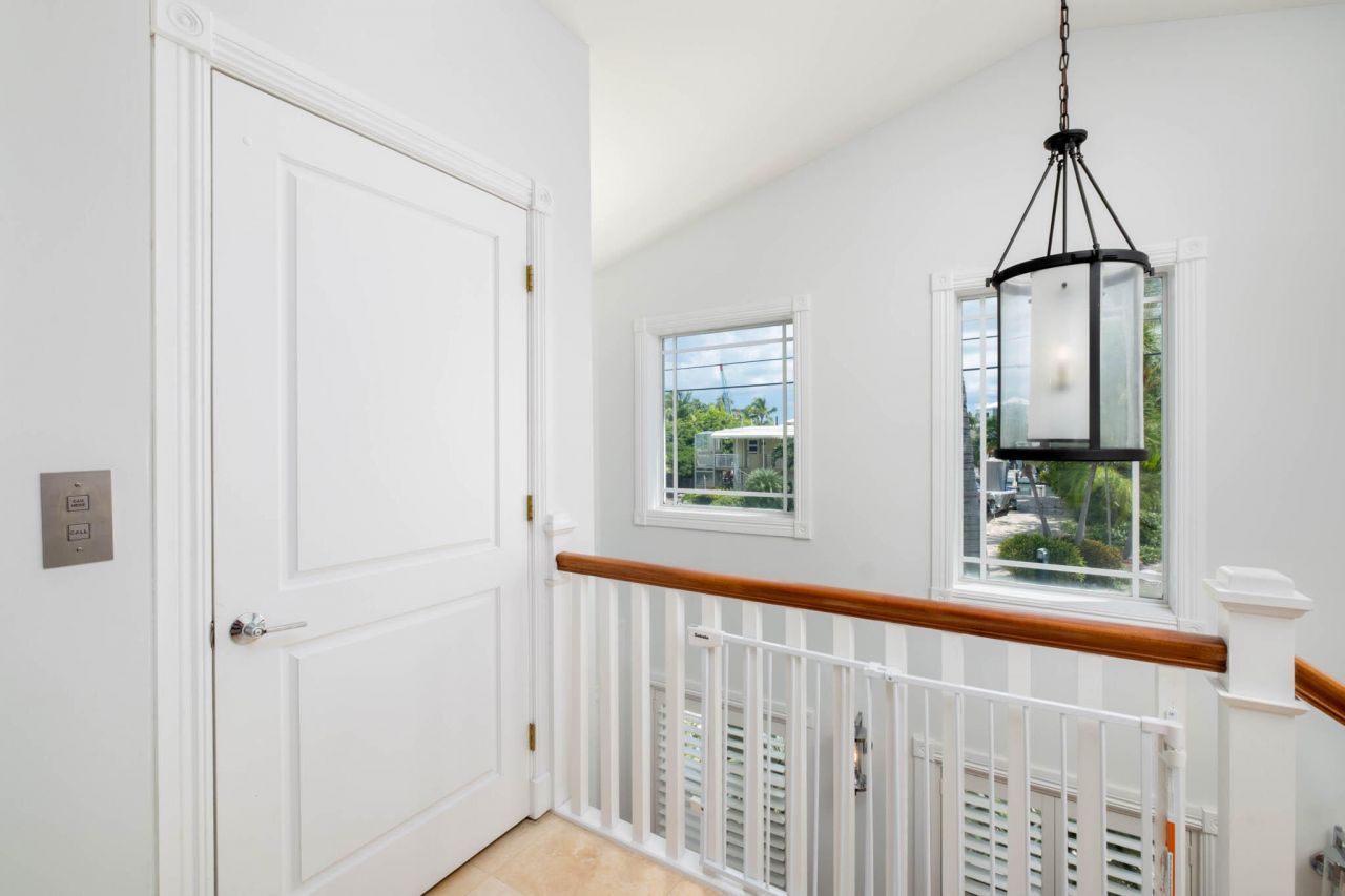 136 Giardino Drive, Islamorada, FL 33036 Photo