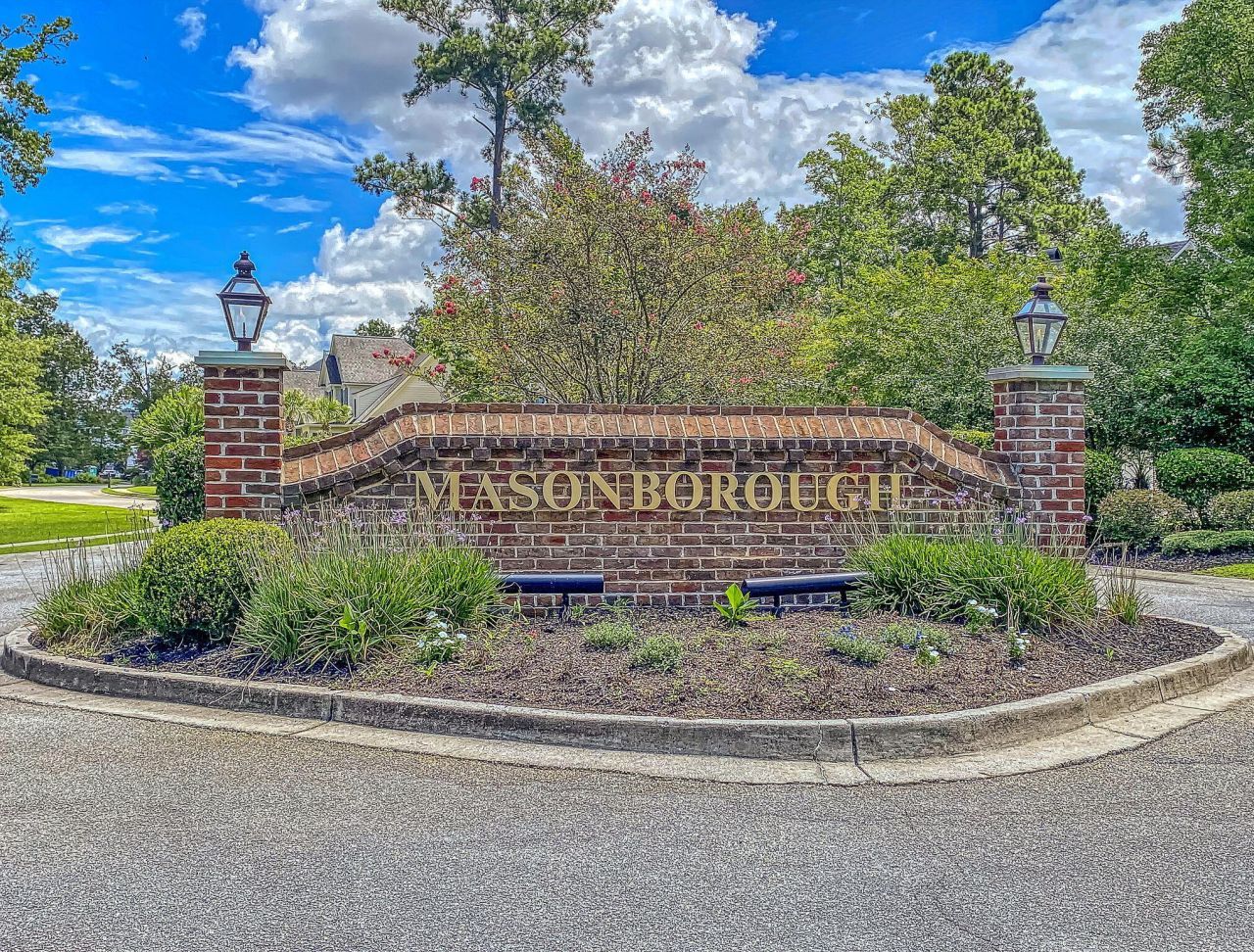 2296 Beckenham Drive Photo 5