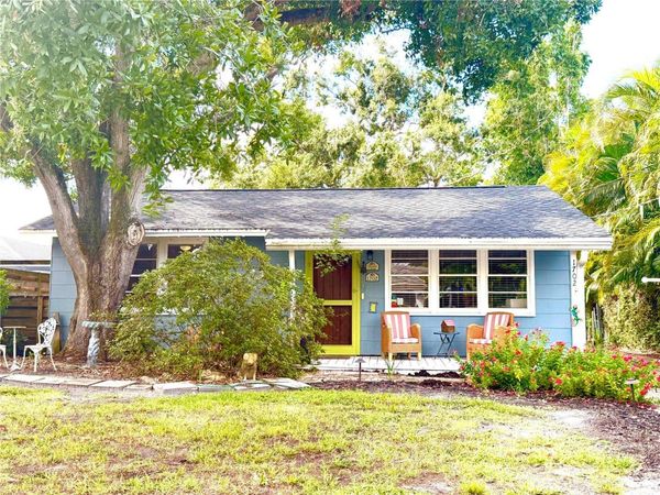 1702 HILLVIEW STREET, SARASOTA, FL 34239