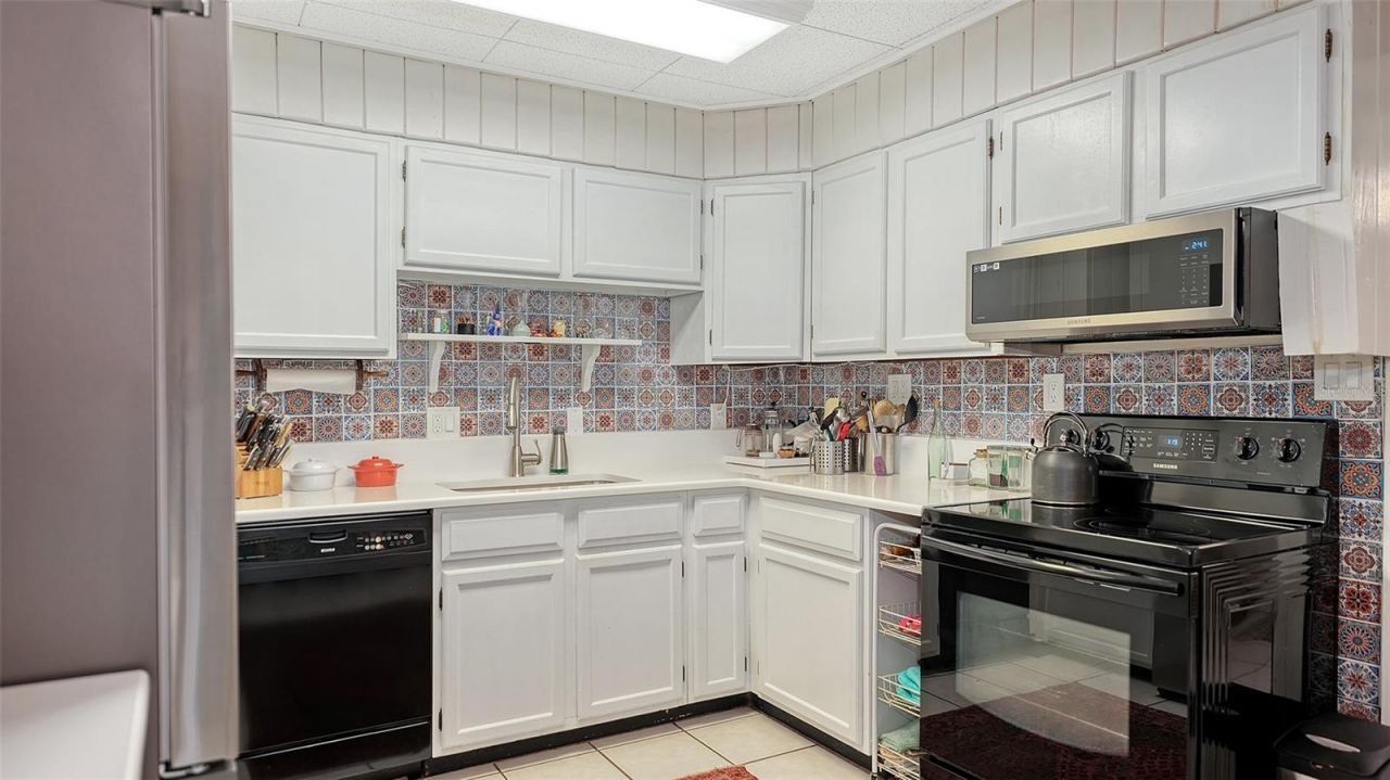 1702 Hillview Street, Sarasota, FL 34239 Photo