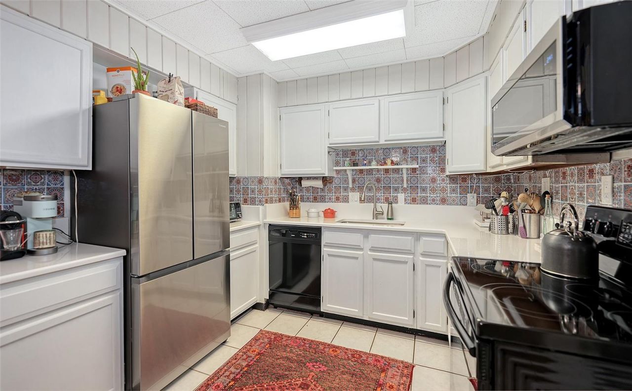 1702 Hillview Street, Sarasota, FL 34239 Photo