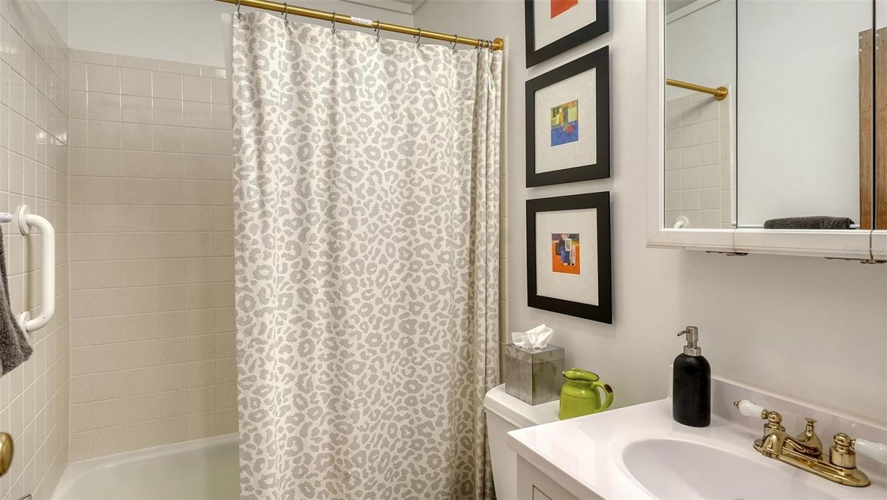 1702 Hillview Street, Sarasota, FL 34239 Photo