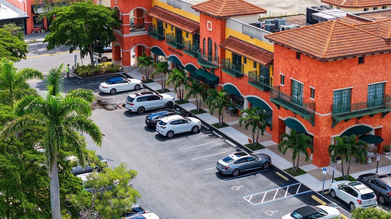 1702 Hillview Street, Sarasota, FL 34239 Photo