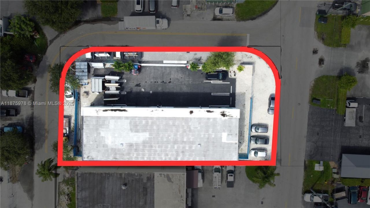 2757 W 77th Pl, Hialeah, FL 33016 Photo