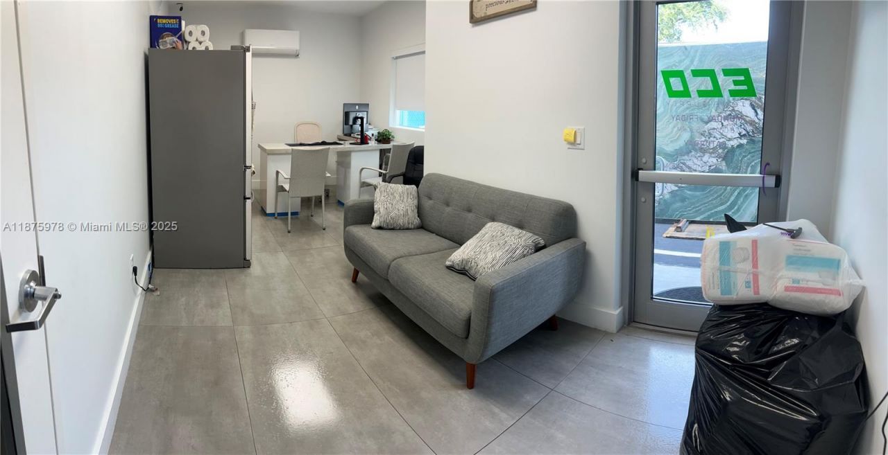 2757 W 77th Pl, Hialeah, FL 33016 Photo