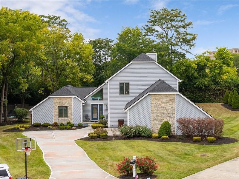 7229 W Hartford Court, West Chester, OH 45069 Photo 1