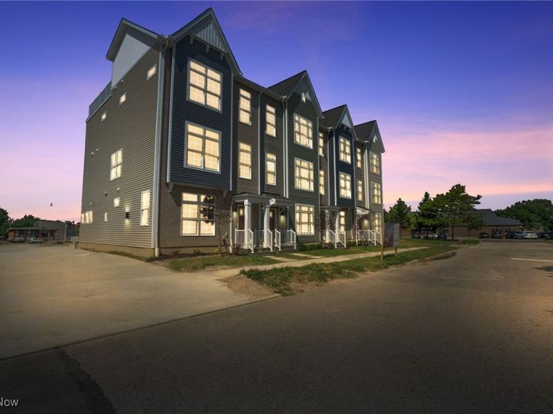 2085 Wynn Road, Unit 2, Cleveland, OH 44118 Photo 36