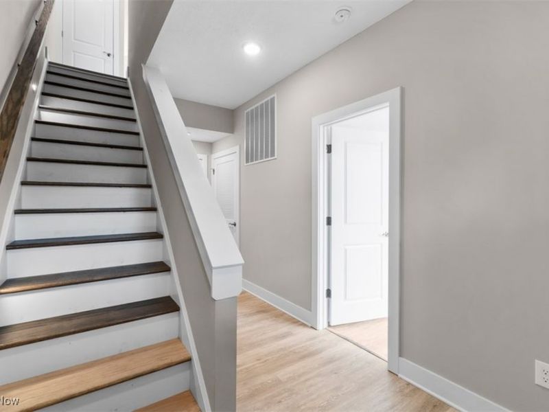 2085 Wynn Road, Unit 2, Cleveland, OH 44118 Photo 6