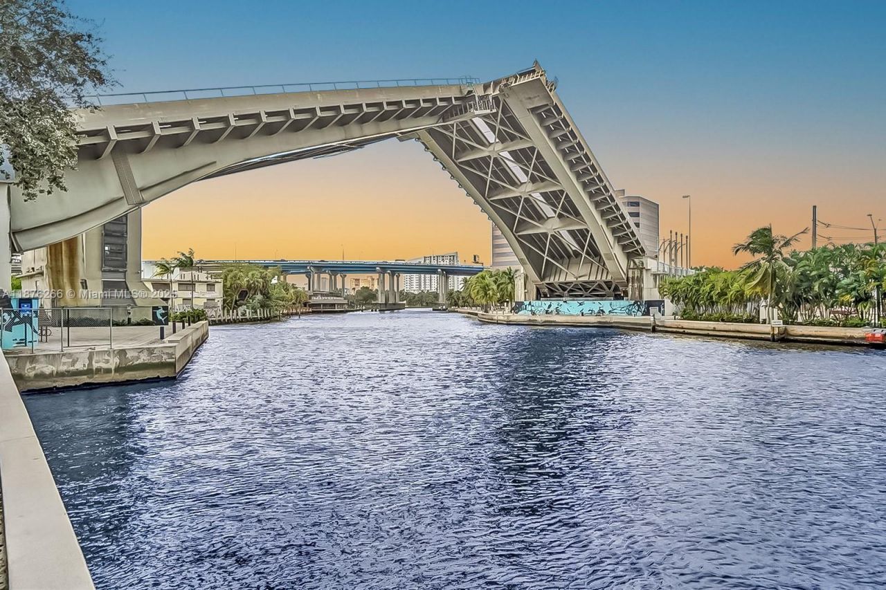 185 SW 7th St, Unit 2900, Miami, FL 33130 Photo