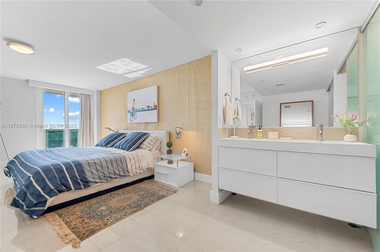 100 Bayview Dr, Unit 507, Sunny Isles Beach, FL 33160 Photo