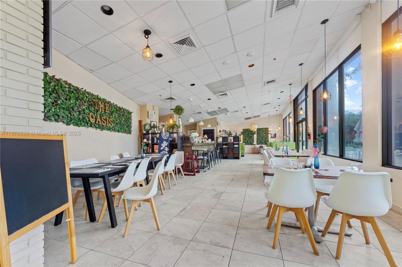 100 Bayview Dr, Unit 507, Sunny Isles Beach, FL 33160 Photo