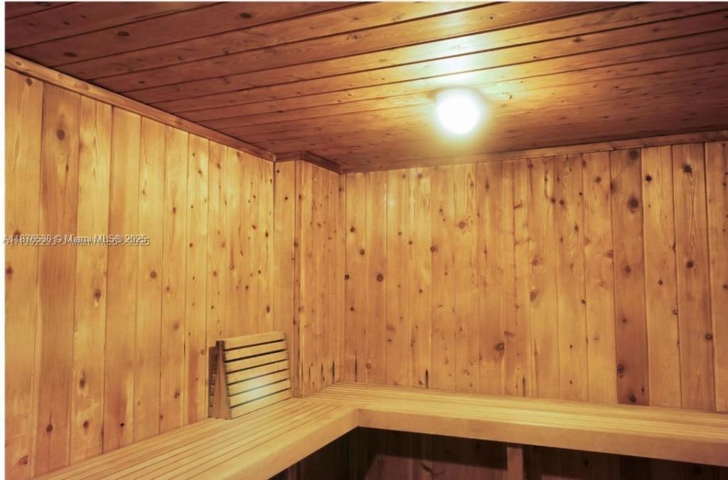 100 Bayview Dr, Unit 507, Sunny Isles Beach, FL 33160 Photo