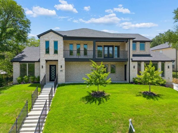 9008 Crosswind Drive, Fort Worth, TX 76179