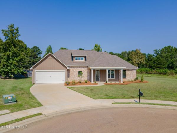 118 Trace Pointe Place, Clinton, MS 39056