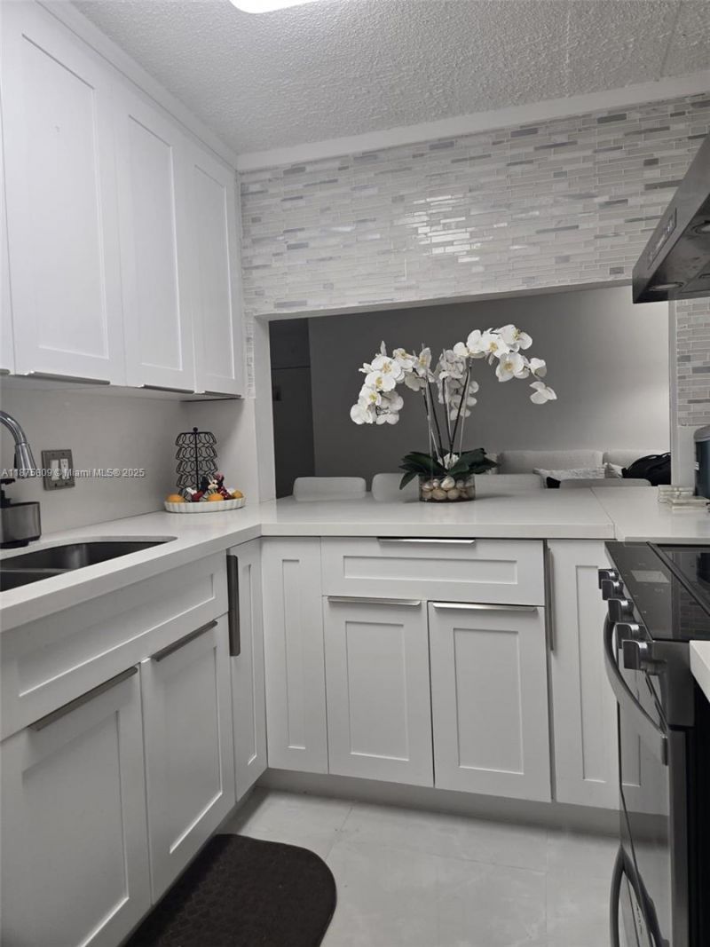 9410 Live Oak Pl, Unit 103, Davie, FL 33324 Photo