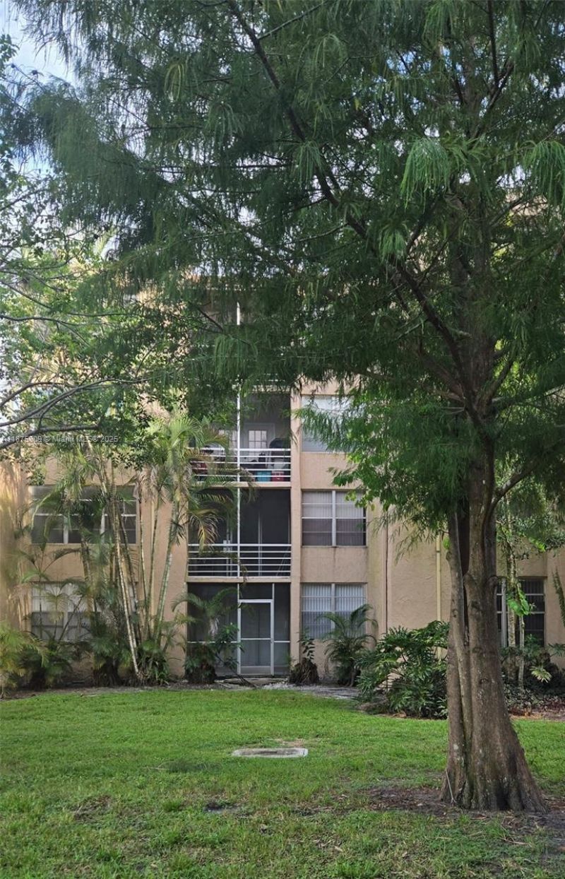 9410 Live Oak Pl, Unit 103, Davie, FL 33324 Photo