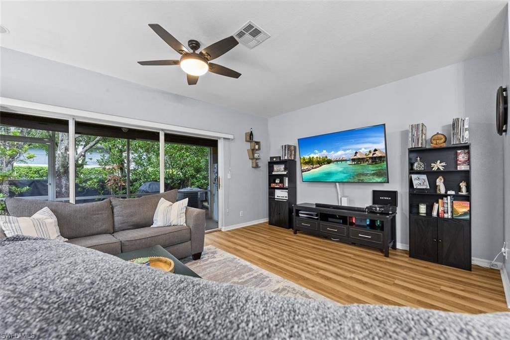 8169 Pacific Beach Dr, Fort Myers, FL 33966 Photo