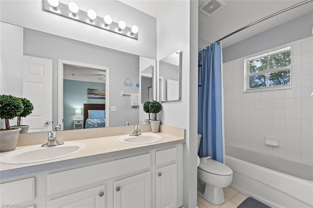 8169 Pacific Beach Dr, Fort Myers, FL 33966 Photo