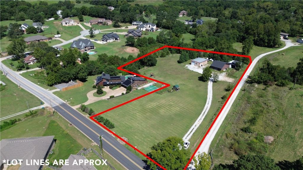 5012 Town Vu Road, Bentonville, AR 72712 Main Photo