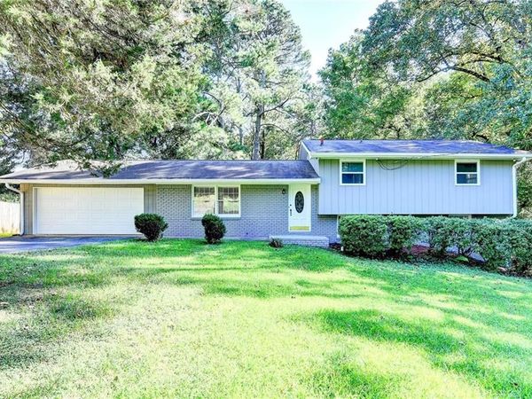 2414 Robin Hood Place, Marietta, GA 30068