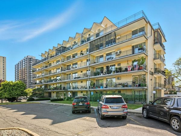 8300 E Jefferson Avenue, Unit 406, Detroit, MI 48214