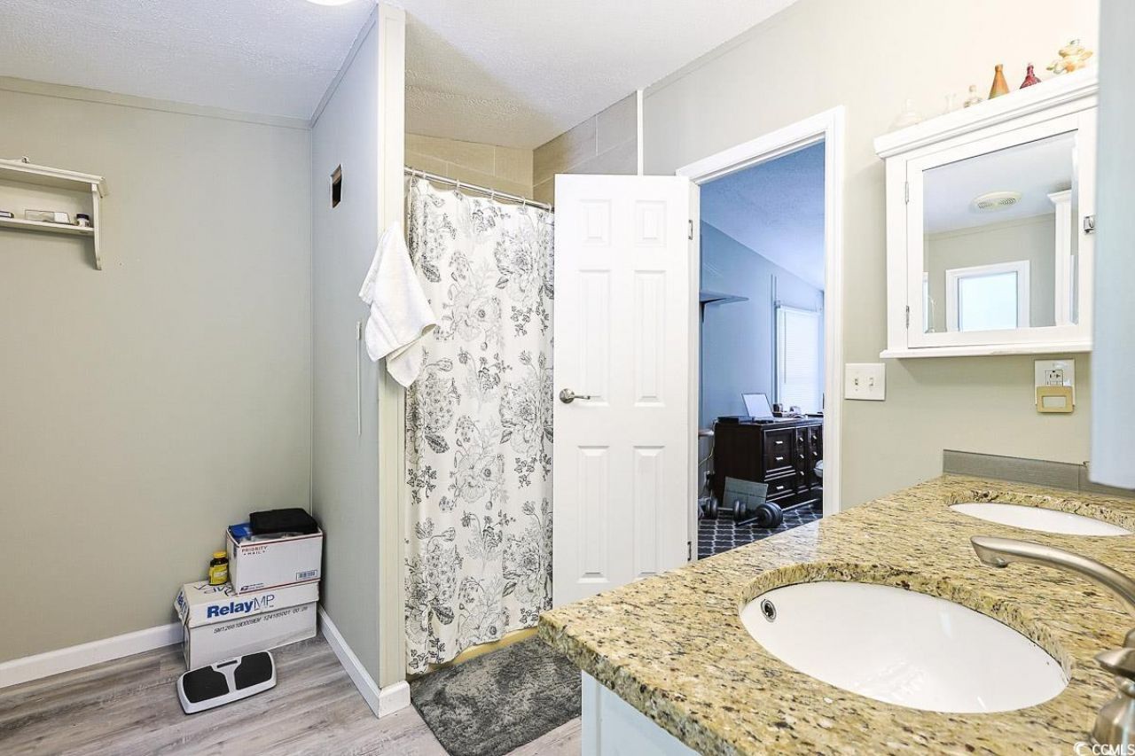 1011 Weslin Creek Dr. Photo 22