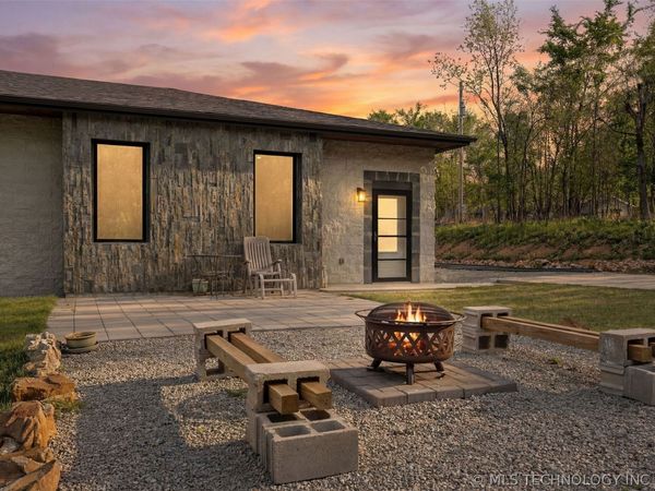 1616 Battle Drive, Grove, OK 74344