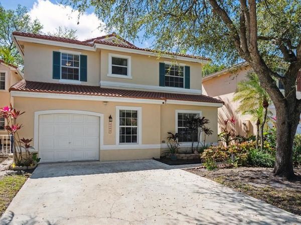 10845 NW 46th Dr, Coral Springs, FL 33076