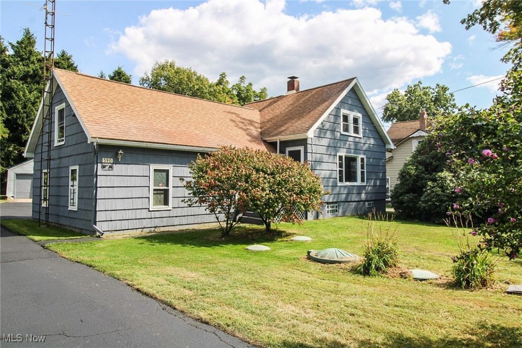 590 Ruth Avenue, Leavittsburg, OH 44430 Main Photo