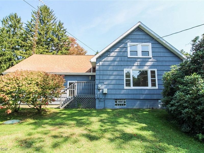 590 Ruth Avenue, Leavittsburg, OH 44430 Photo 2