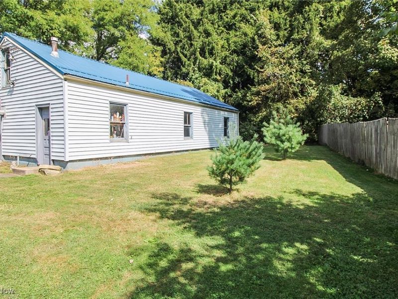 590 Ruth Avenue, Leavittsburg, OH 44430 Photo 7