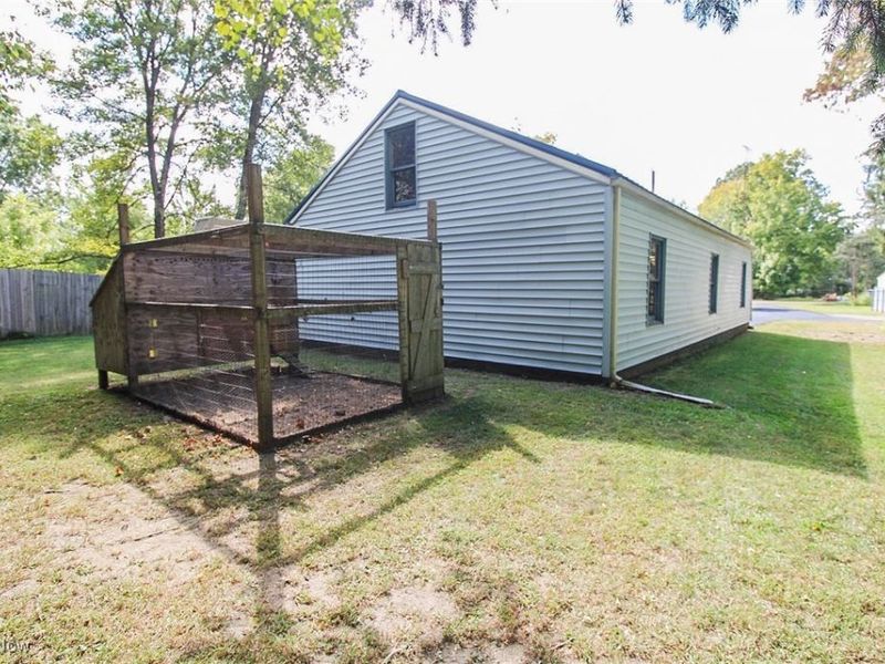 590 Ruth Avenue, Leavittsburg, OH 44430 Photo 9