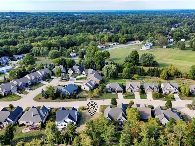 335 Copper Creek, Amherst, OH 44001 Photo 13