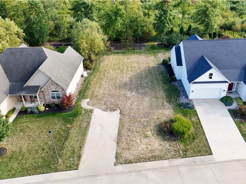 335 Copper Creek, Amherst, OH 44001 Photo 9