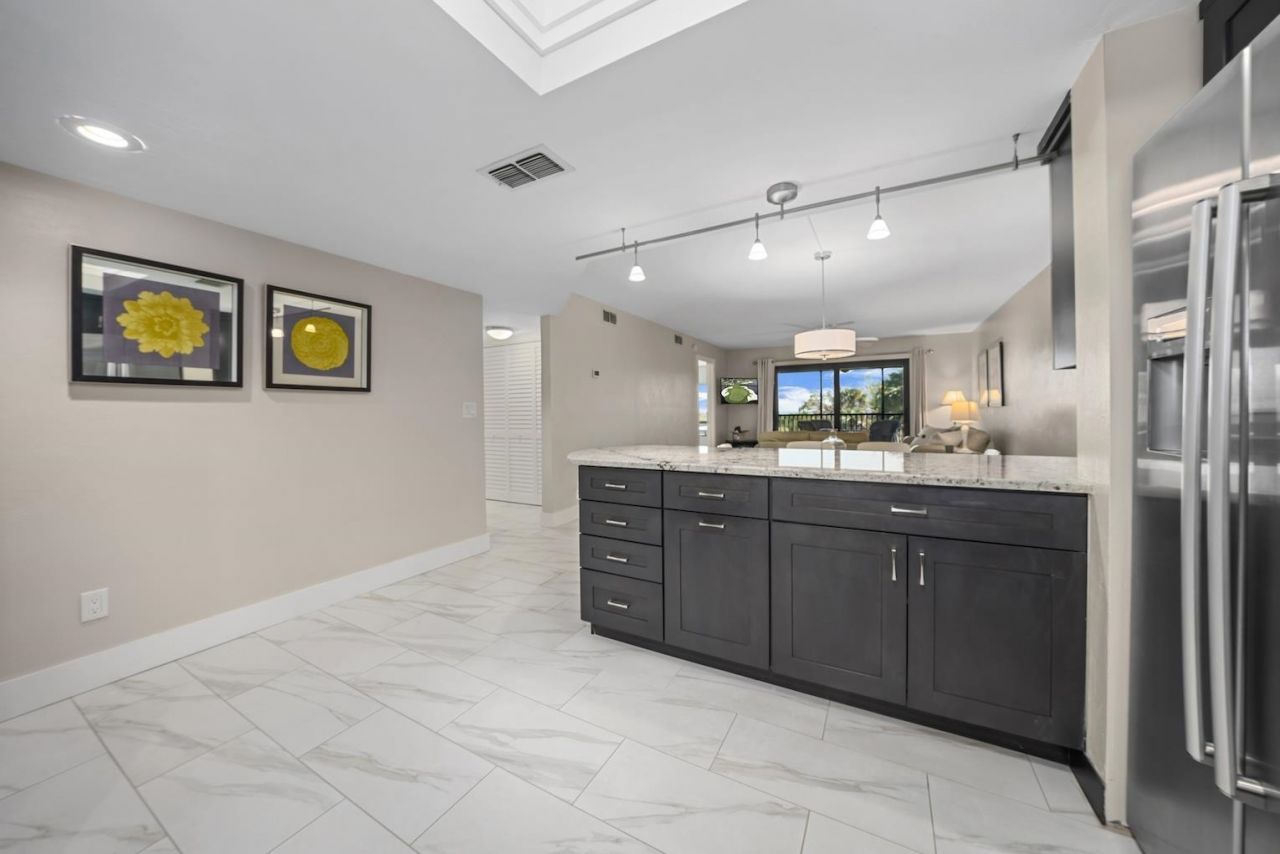 1919 Olde Middle Gulf Dr, Unit 502, Sanibel, FL 33957 Photo