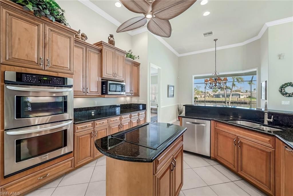 1911 SE 35th St, Cape Coral, FL 33904 Photo