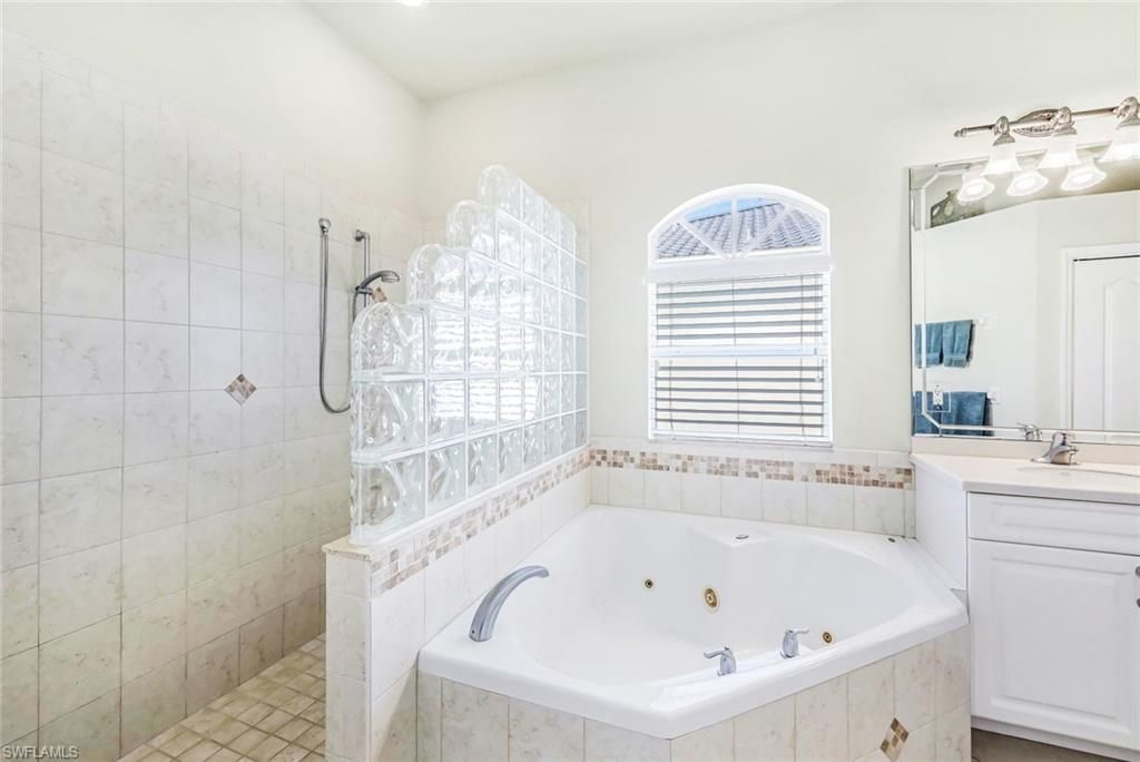 1911 SE 35th St, Cape Coral, FL 33904 Photo