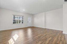 843 Marigold Lane photo 4