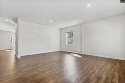 843 Marigold Lane photo 4