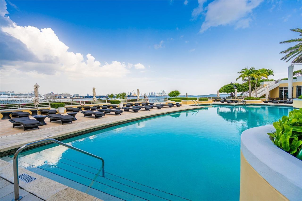 848 Brickell Key Dr, Unit 3803, Miami, FL 33131 Photo