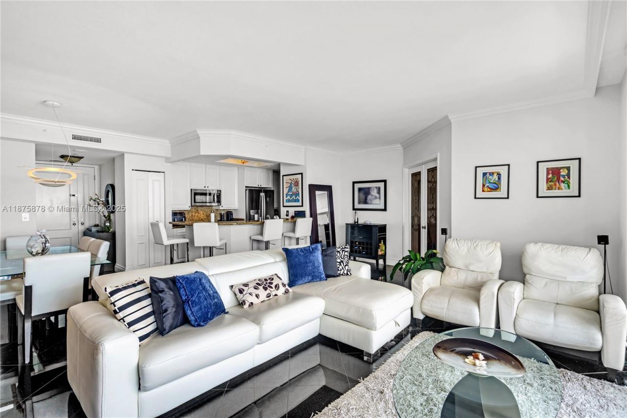 848 Brickell Key Dr, Unit 3803, Miami, FL 33131 Photo