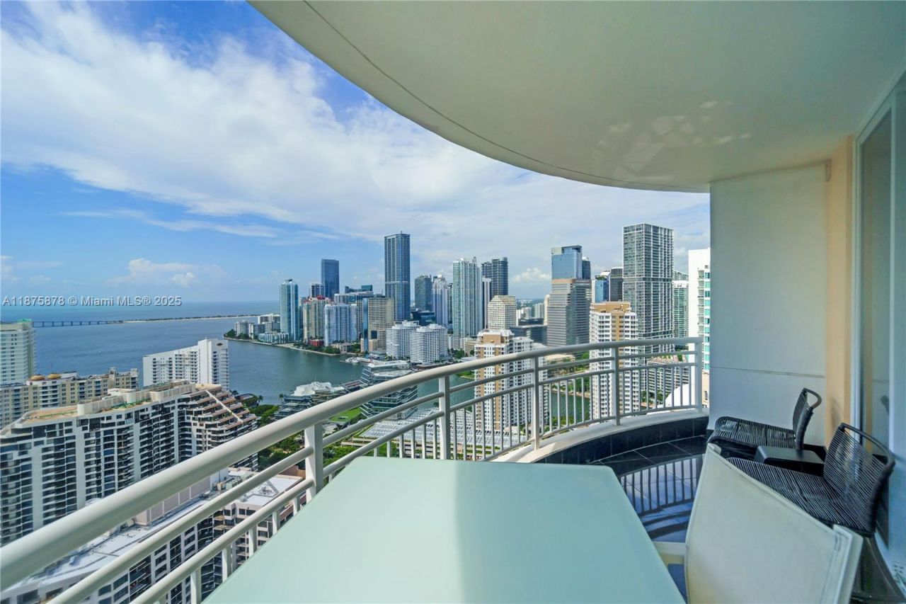 848 Brickell Key Dr, Unit 3803, Miami, FL 33131 Photo