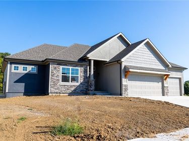 10437 N Highland Place, Kansas City, MO 64155