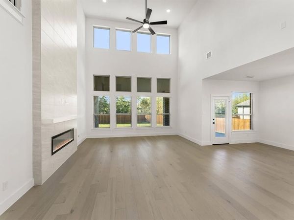 721 S Hidden Lakes Drive, DeSoto, TX 75115