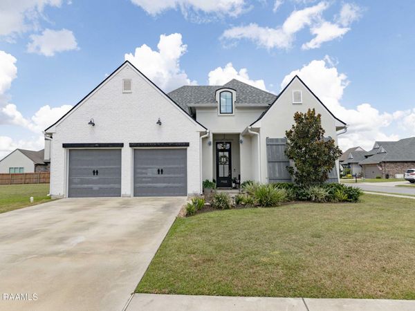 111 Portside Drive, Broussard, LA 70518