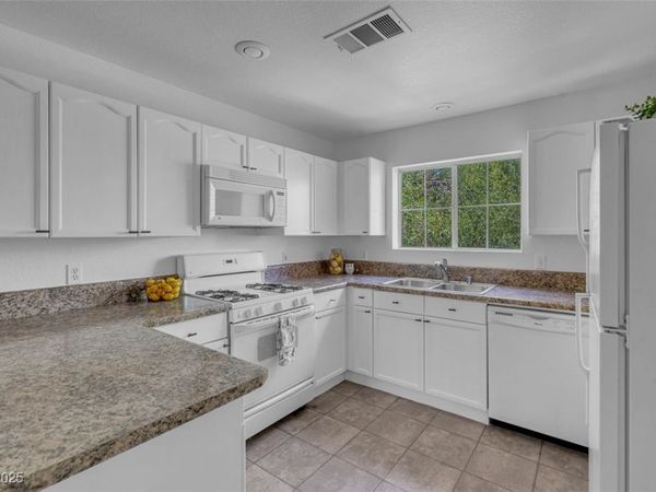 353 Amber Pine Street, Unit 203, Las Vegas, NV 89144