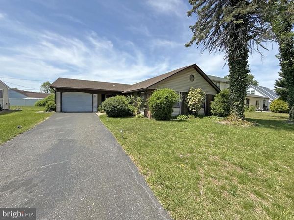 31 HENDERSON LANE, WILLINGBORO, NJ 08046