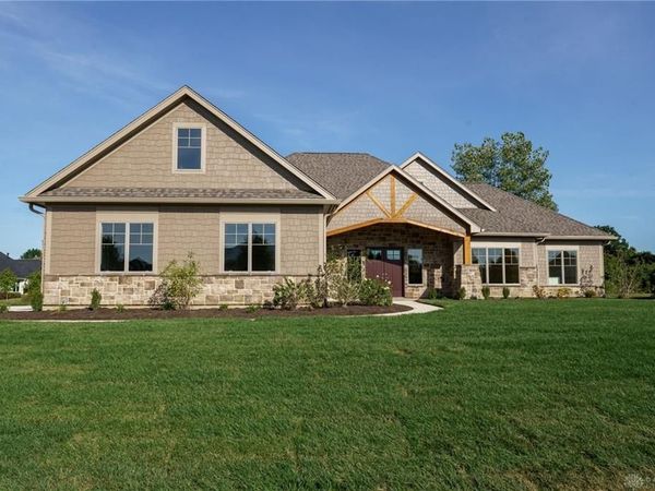 9882 Saddle Creek Trail, Centerville, OH 45458